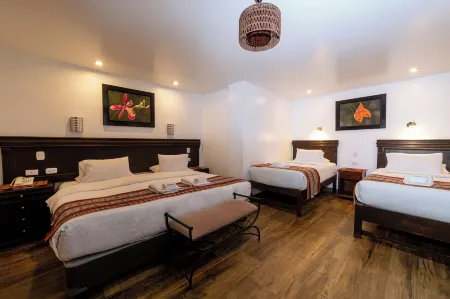 Gringo Bill's Boutique Hotel Отели рядом с достопримечательностью «Temple of the Three Windows»