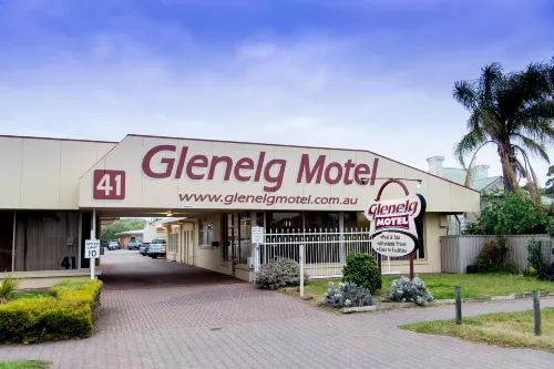 Glenelg Motel - parking