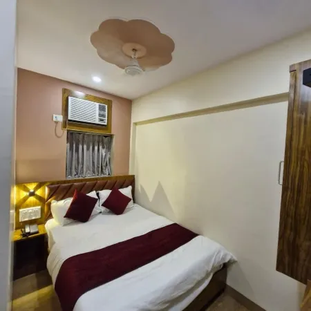Hotel AL-HAMD Отели рядом с достопримечательностью «Рынок Бхенди-Базар»