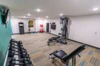 ฮอลิเดย์ อินน์ เอ็กซ์เพรส แอนด์ สวีท แนชวิลล์ - เบรนท์วูด I-65 บาย IHG - ที่มีฟิตเนส