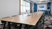 Holiday Inn Express BURTON UPON TRENT by IHG - parkir