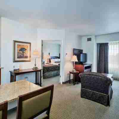 Staybridge Suites Rockford Rooms
