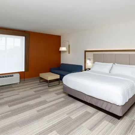 Holiday Inn Express & Suites STURBRIDGE by IHG