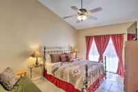 7 Mi to Mill Ave BBQ-Ready Mesa Townhouse