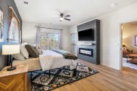 T Time Getaway - Overlooking Golf Views!