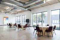 Hotel Downstreet, Ascend Hotel Collection Hotel di Adams