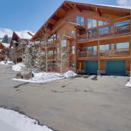 Slopeside Sanctuary - Penthouse < 1 Mi to Lifts!