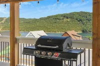 Ingallview at Branson Cove - Indoor Pool - Mountain view