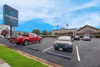 Clarion Inn Falls Church-Arlington - Parkplatz