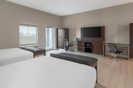 เดอะ เจ โรงแรม ดะนีดิน คลียร์วอเทอร์, แอน แอสเซนด์ คอลเลกชัน โรงแรม