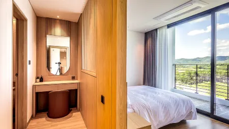 Illite Hotel Отели в г. Йондон