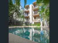 Bright 2-Bed Apartment with Stunning Ocean Views
