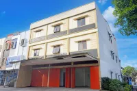 OYO 94774 Mulia House - 2-Star