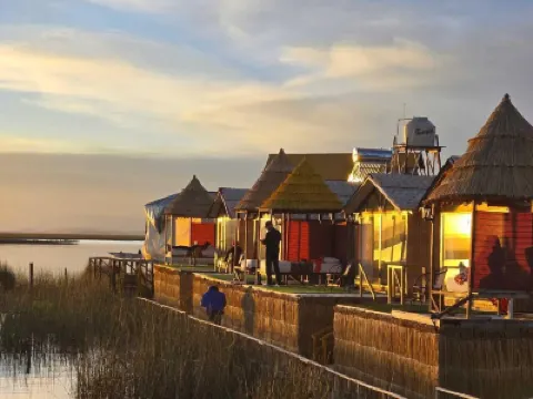 Uros Aruma Uro Lodge のホテル