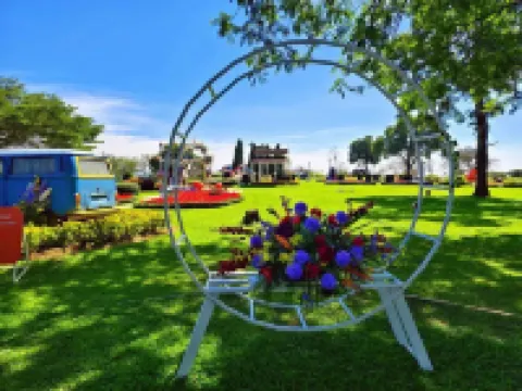 Montana Cotswolds Resort Hotels near Wang Nam Kheaw