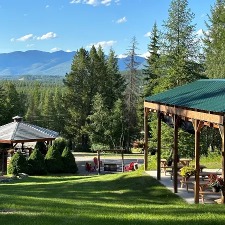 Timber Wolf Resort & Jeep Rentals