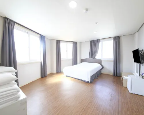 جيجو أورا ستاي Hotels near تابدونغ سكوير