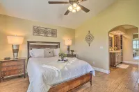1 Block to Branson Strip: Condo w/ Views & Pool! -  Appartamenti vacanze