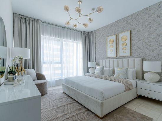 Iconic 2BR in Skycourt Dubailand