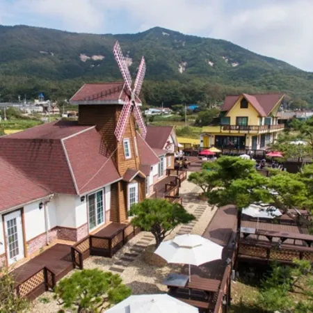 Ganghwa Seongmodo Windmill Village Pension