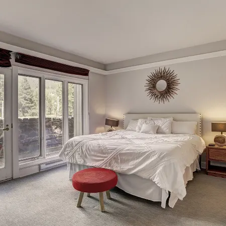 2721 Chateaux DMont Condo