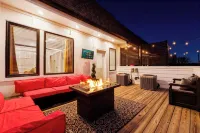 Private Home w Rooftop Game Room Near Downtown - Bungalows