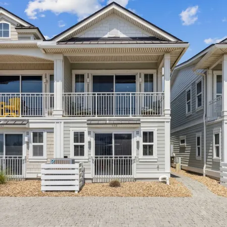 Seven Seas Townhome - Pet Friendly - Fernandina Beach