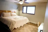 Watch the Northern Lights from the Deck and the Jacuzzi! Roast by a Cozy Fire!