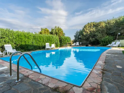 Spacious flat with pool