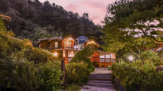 Pocheon Areumdri Pension Hoteles en 