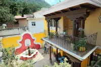 Serene 4-bedroom house with WiFi in Quetzaltenango