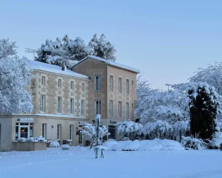 Logis Hotel le Richelieu - Royan Atlantique Hotels in Saujon