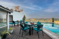Pal Heights Mantra - Pool