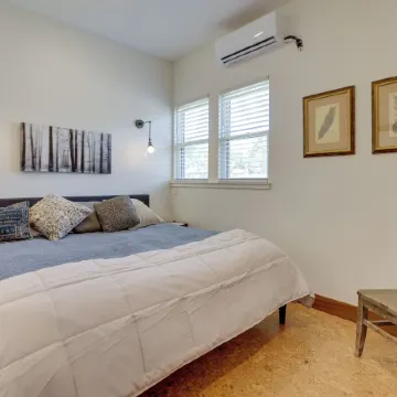 Hot Tub & Views: Modern Home 15 Mi to Zion NP