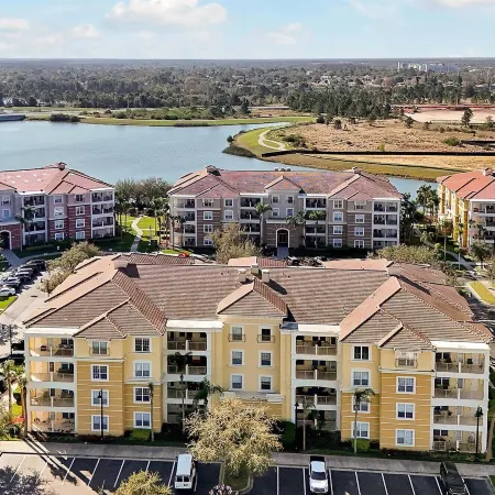 Beautiful Deluxe Condo, Vista Cay - 3024