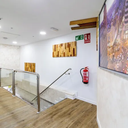 Ayz Princesa-Auto Check-in Property Отели рядом с достопримечательностью «Небоскреб "Испания"»