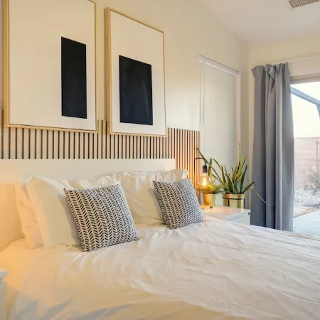 Modern retreat, great views, games galore..