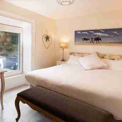 Manse on the Beach Rooms