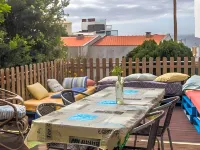 Ericeira Chill Hill Hostel & Private Rooms - Peach Garden