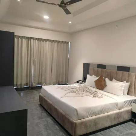 Heaven X Inn Hotel