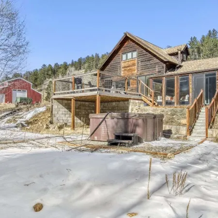 Black Hawk Getaway W/ Hot Tub 3 Bedroom Cabin