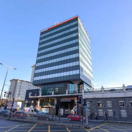 Cardiff Bute Terrace Hotel by Belvilla