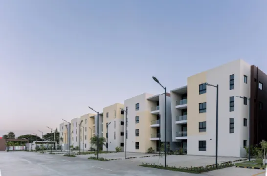 Mountain and Pool Modern Apartment فنادق في 