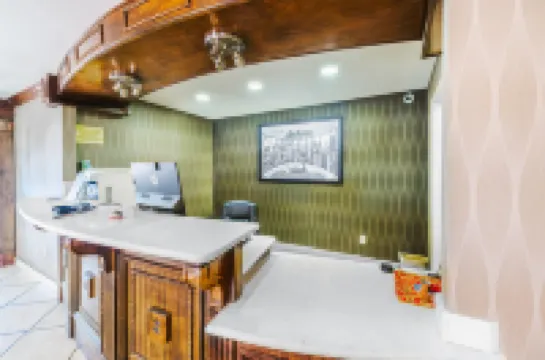 Super 8 by Wyndham Jackson MS