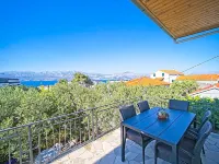 Apartment Pavo Hotels in Postira