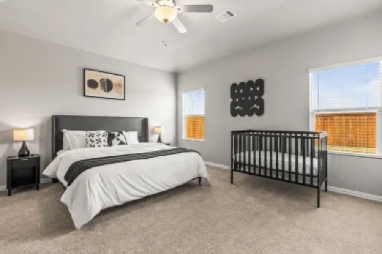 4Bed Luxury Getaway with Pool Table Lake فنادق في 