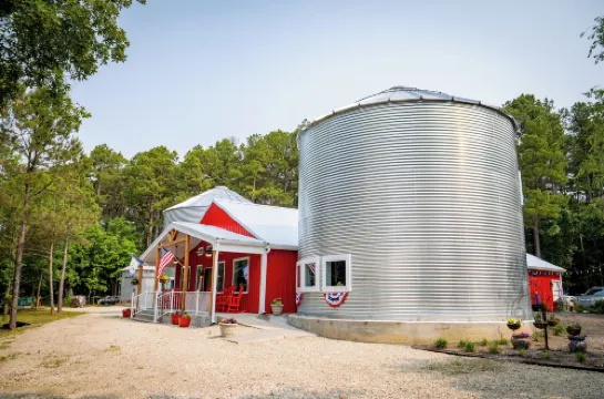 Hermann Grain Bins BNB