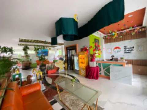 The Grand Cabin Hotel