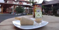 Imperio Real - Hostería - sarapan