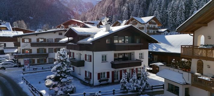 Eden Dolomites Hotele w: Selva